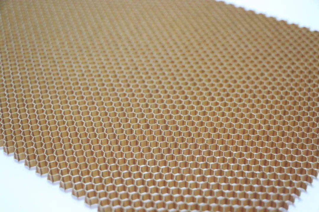 Aramid honeycomb paper